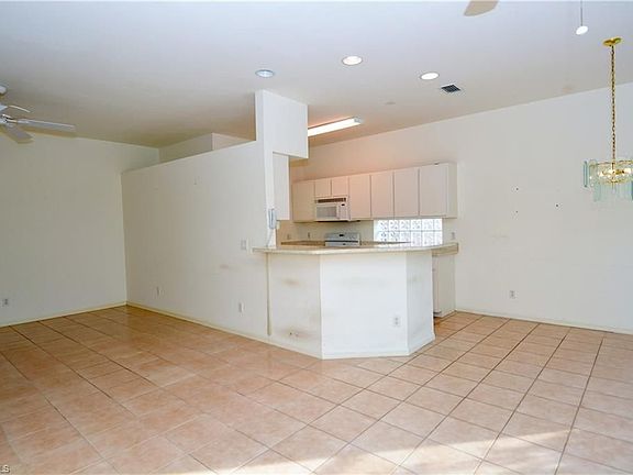 4th image of 10703 San Tropez Cir
