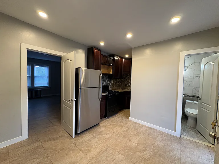 50 Johnson St #44 — Photo 6
