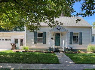 220 N Franklin St, Rushville, IL 62681