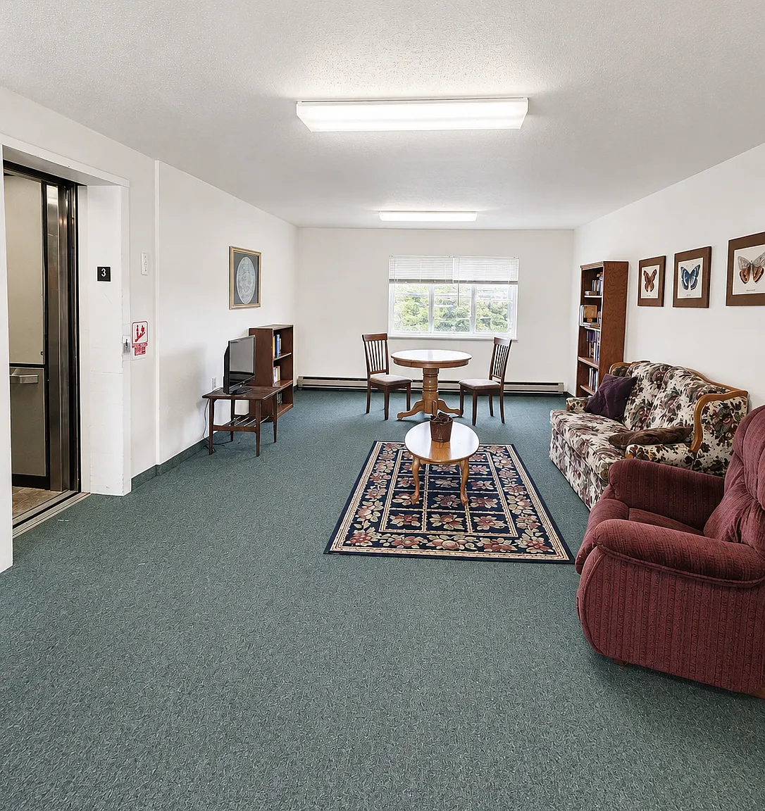 Whispering Pines Apartments — Photo 4