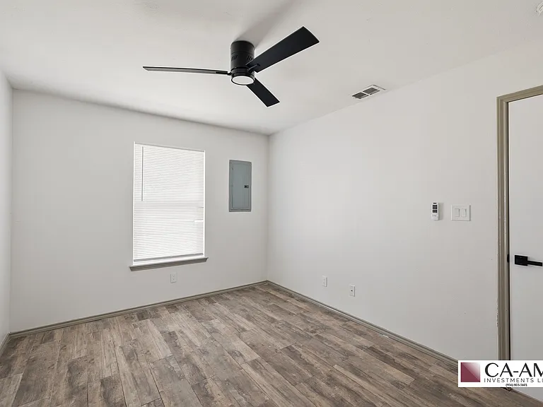 9215 N 32nd Ln — Photo 7