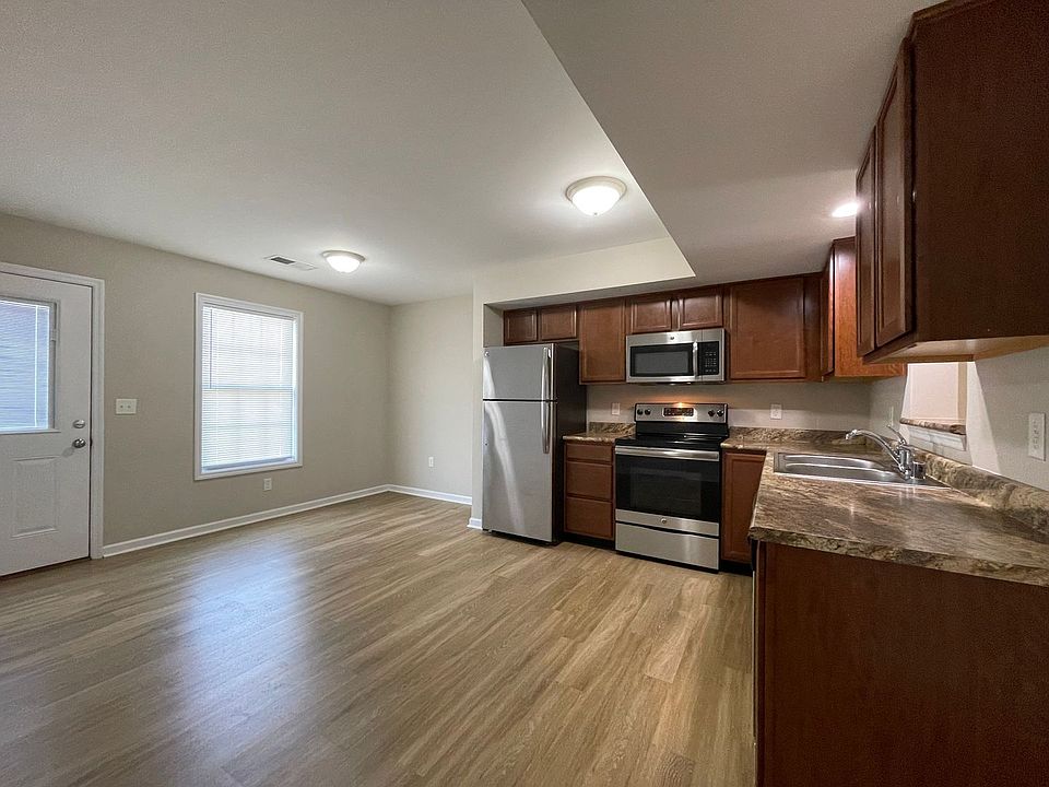 1st image of 2000 Willow Dr APT 1