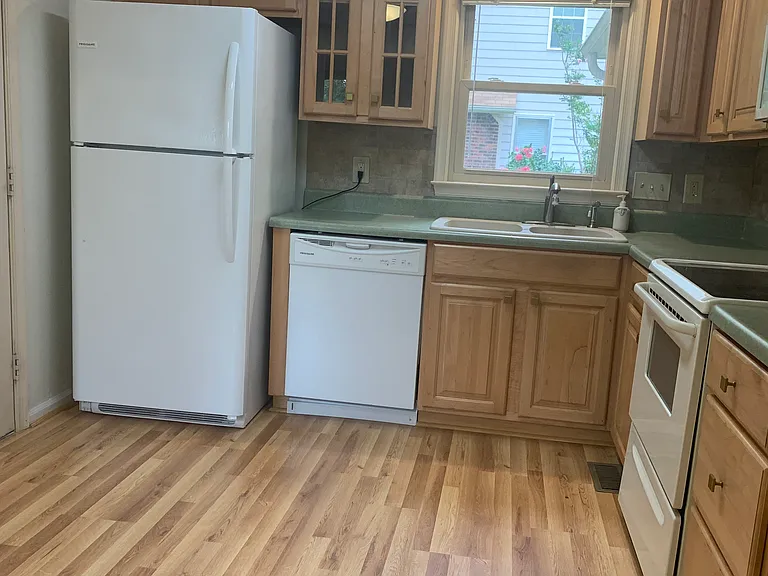 2412 Quaker Landing Rd — Photo 12