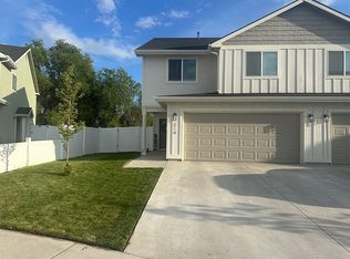 214 NE 3rd St, Fruitland, ID 83619