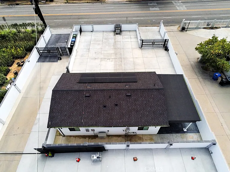 13310 1/2 Glenoaks Blvd — Photo 3