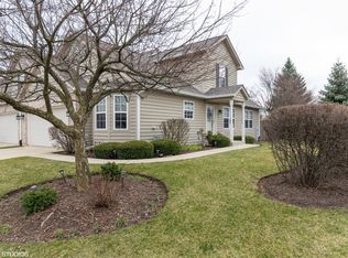 29W483 Big Woods Dr, Warrenville, IL 60555