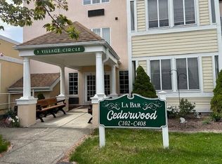 3 Village Cir APT 305, Stroudsburg, PA 18360