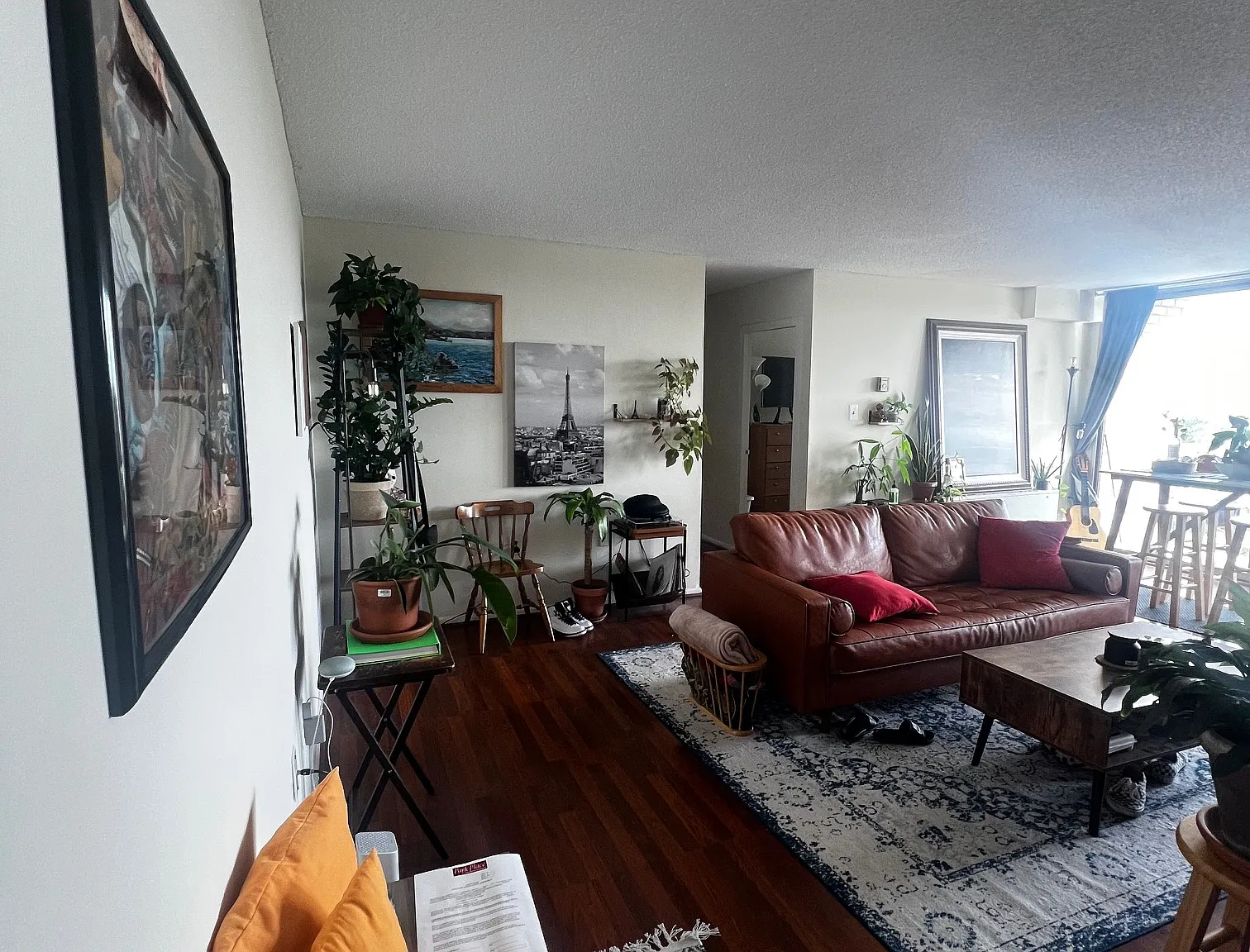 2 bed, 928 sqft, $2,200 — Photo 1