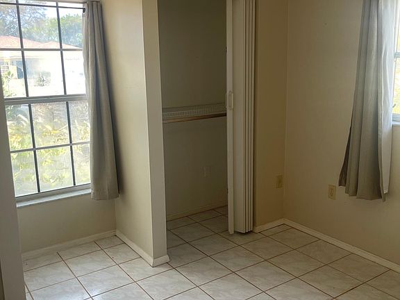 5th image of 3847 Breezemont Dr