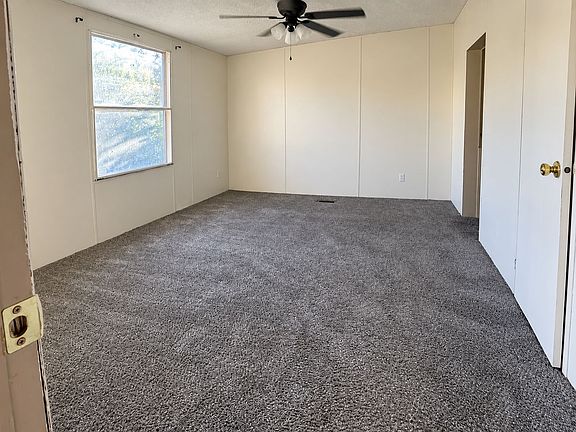 4th image of 2780 Helena St