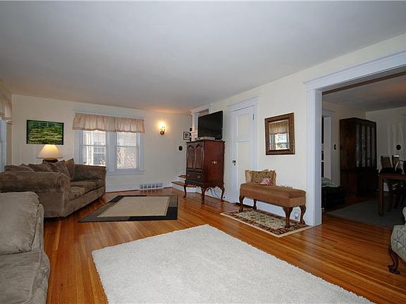 4th image of 201 Knowlton Ave