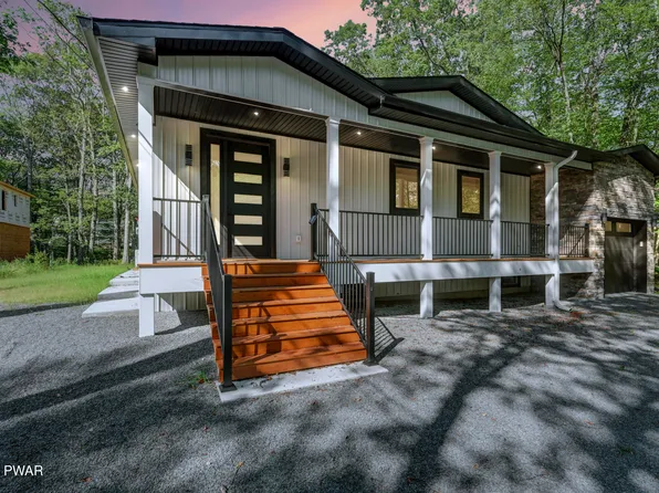 517 Maple Ridge Dr, Lords Valley, PA 18428