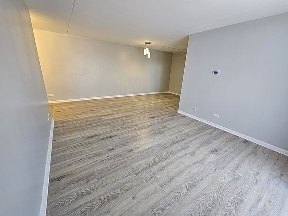 3rd image of 1463 Mercury Dr APT 420