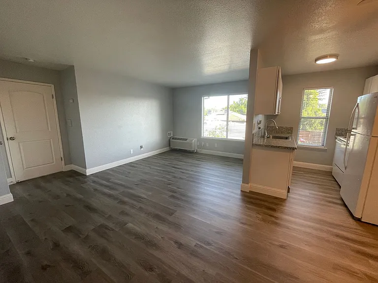 Wright Place Apartments — Photo 26