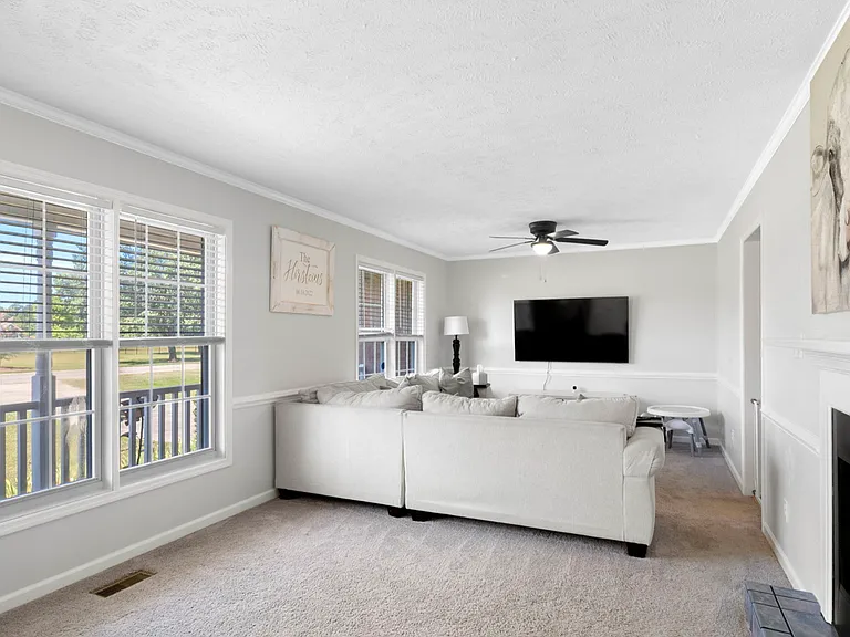 4531 Mobius Rd — Photo 4