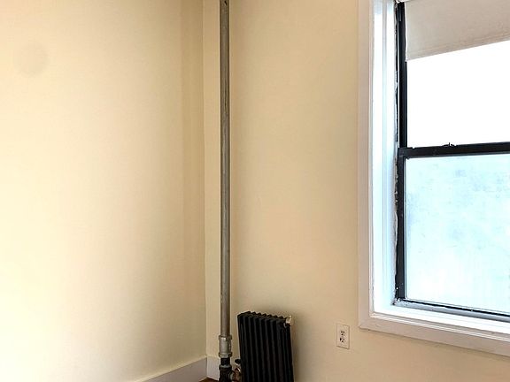 3rd image of 593 Park Pl #20