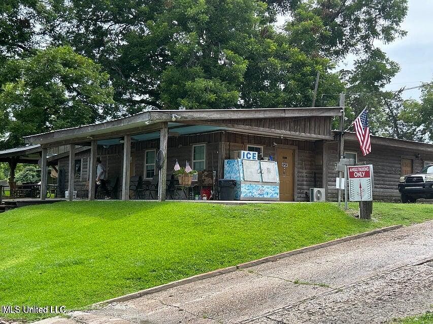 1st image of 101 Sportsman Ln