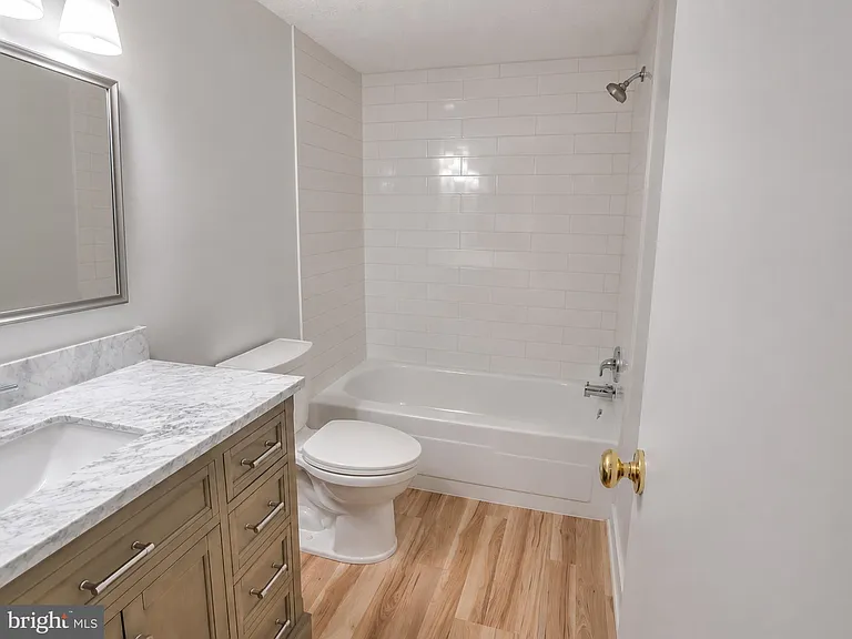 1580 Moorings Dr #11B — Photo 4