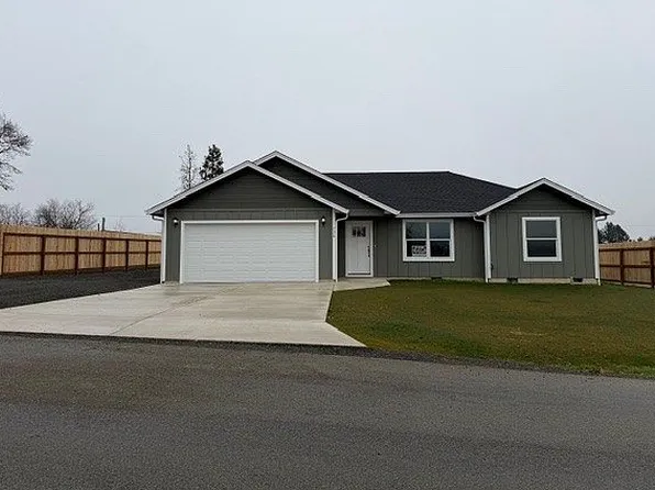 754 SE Hall St, Winston, OR 97496