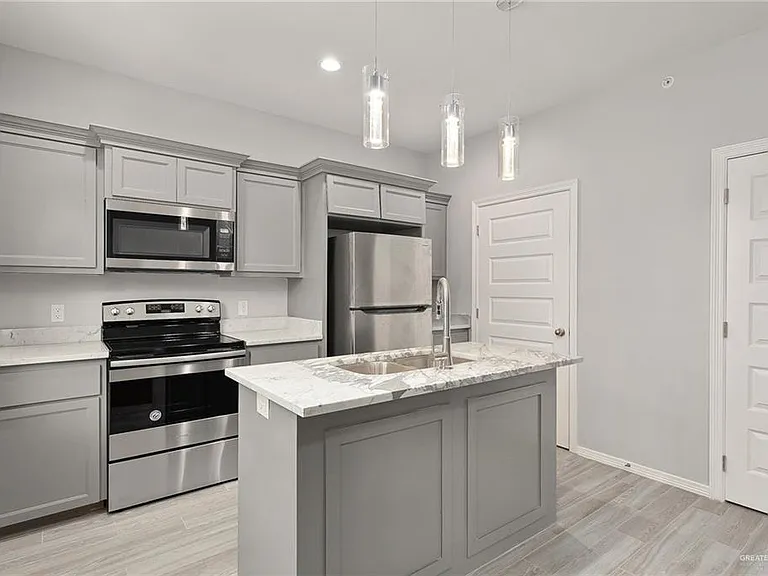 513 N Cynthia St — Photo 5