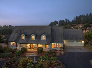 892 Vista Dr, McKinleyville, CA 95519