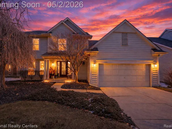 260 Cherry Grove Ln, Commerce Township, MI 48390