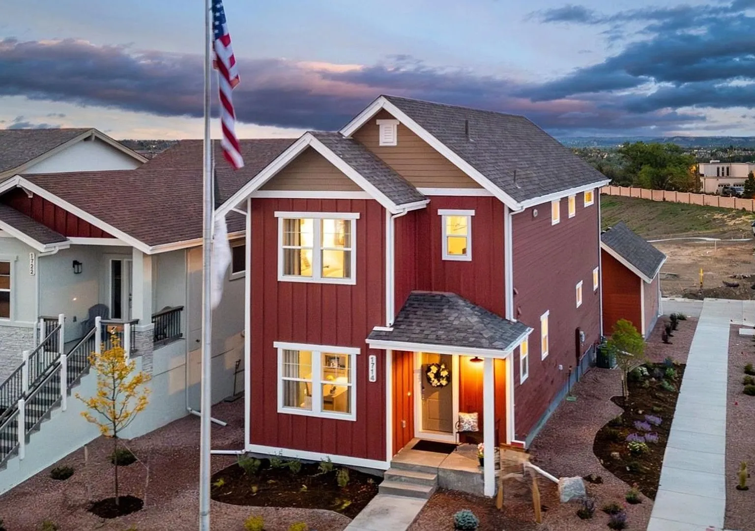 Furnished 3 Bed/Office Luxury Model Home on Westside — Photo 1