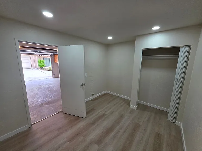 13987 Coteau Dr #10 — Photo 7