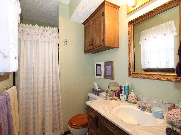 5th image of 1541 E Cobb Ave