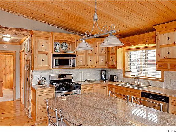 3rd image of 405 Dixie Ln