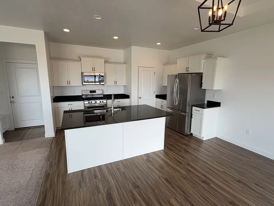 8285 N Lakeshore Drive