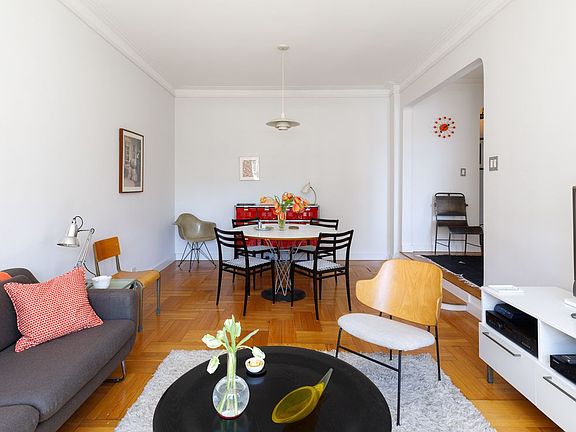 3rd image of 255 W 23rd St APT 6GW