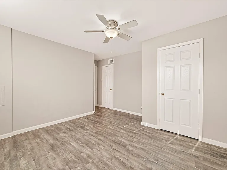 1529 Wirt Rd #1 — Photo 8