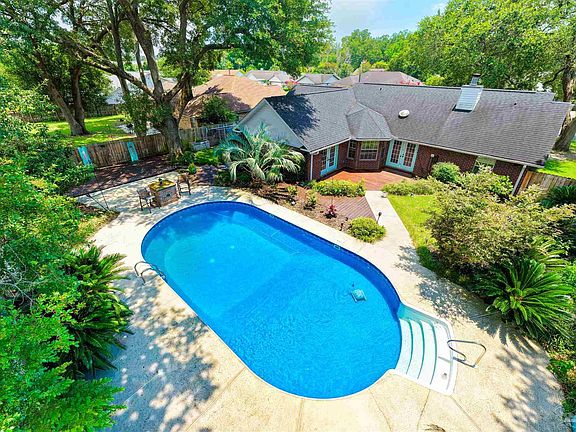 3rd image of 2778 Chickering Rd