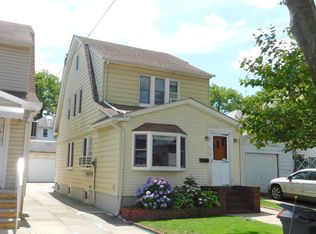 70-12 Manse St, Flushing, NY 11375