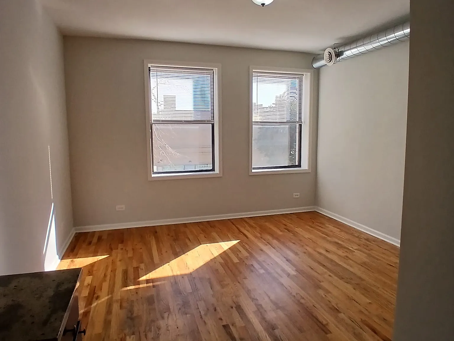 7600 - 7610 N Paulina Street - 203A — Photo 2
