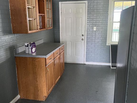 3rd image of 3020 Lorena Ave