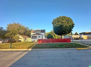 302 4th St N, Albert City, IA 50510