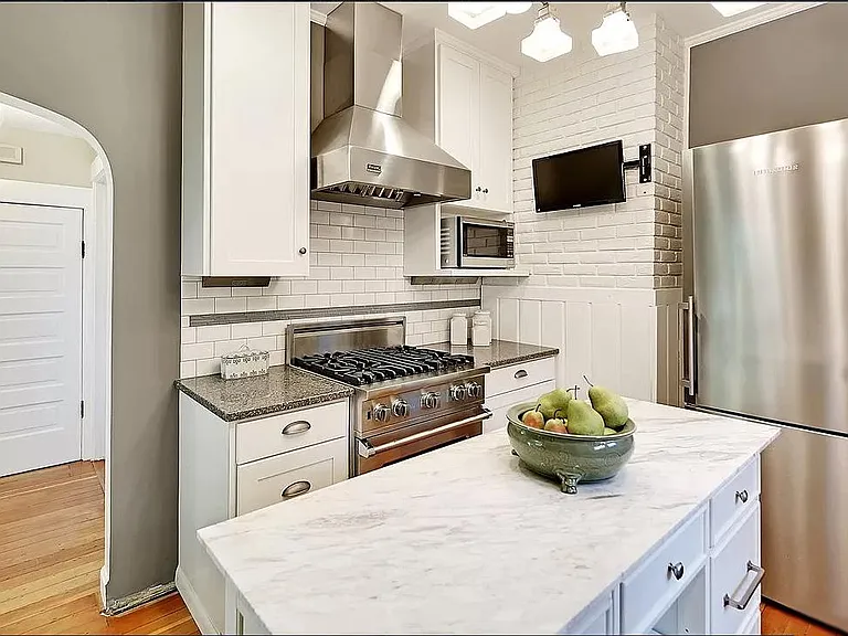 917 W Emerson St — Photo 7