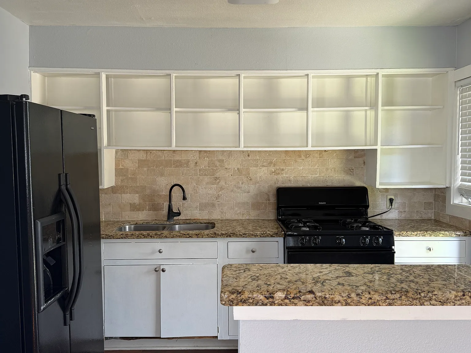 1 bed, 826 sqft, $830 — Photo 3