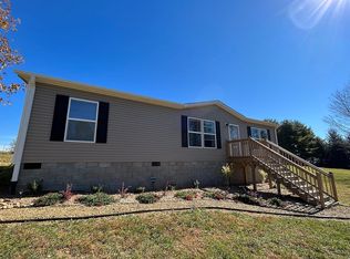 606 Dogwood Rdg, Fancy Gap, VA 24328