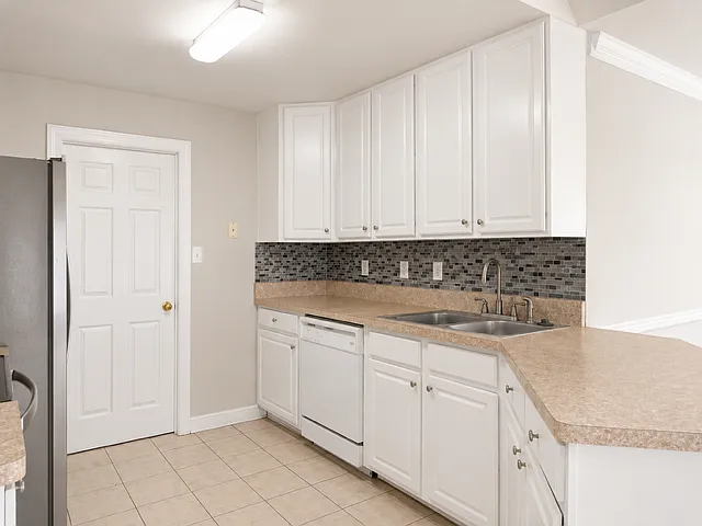 2232 Ridgefield Green Way — Photo 5