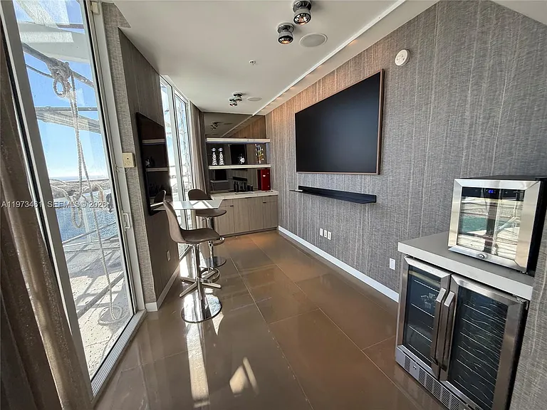 18101 Collins Ave #5509 — Photo 34