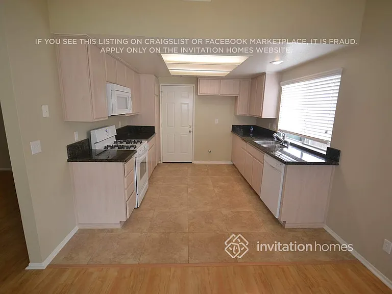 1851 Rosedale Ave — Photo 5
