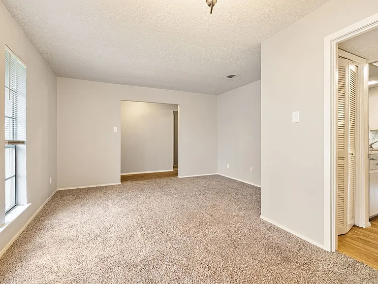 5404 Salem Hill Dr — Photo 6