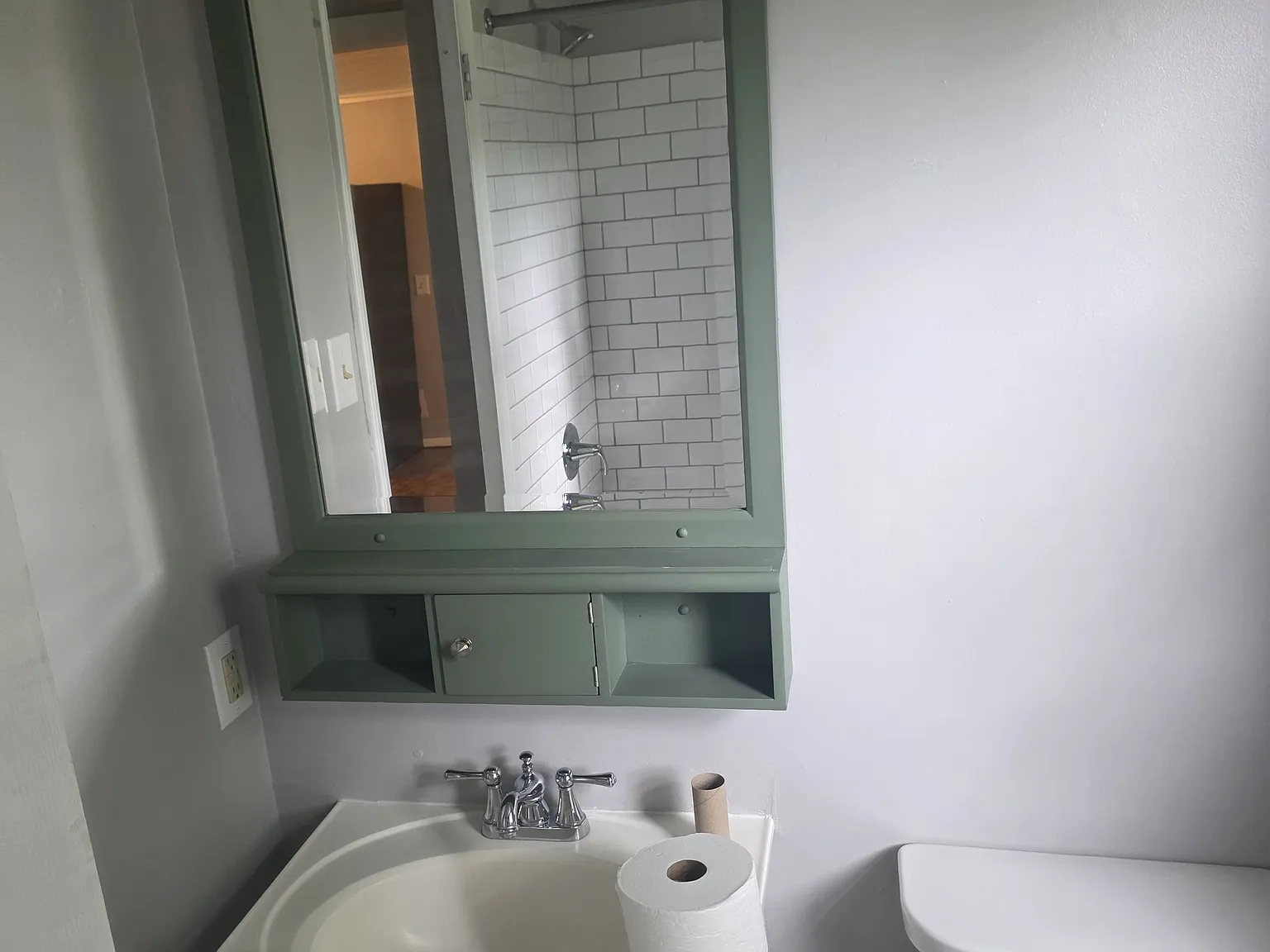 3 bed, 1320 sqft, $2,000 — Photo 2