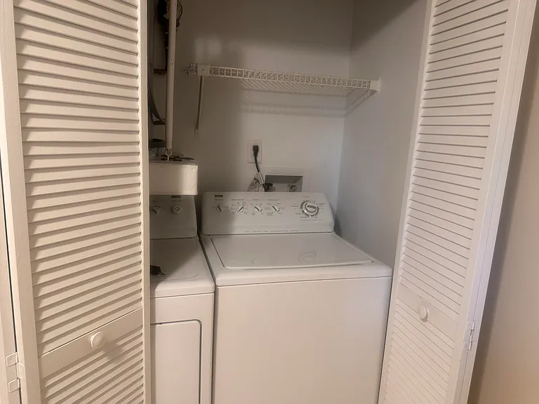 2025 Lavers Cir #D206 — Photo 7