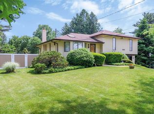 385 Pulaski Rd, Greenlawn, NY 11740