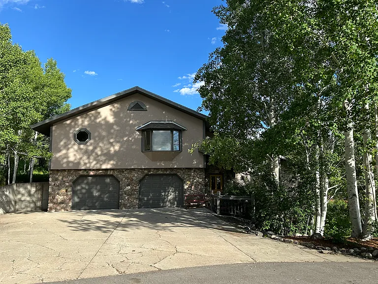 2730 Longthong Rd — Photo 2