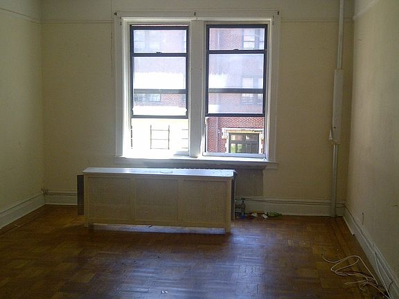 3rd image of 35 Tennis Ct APT 2D